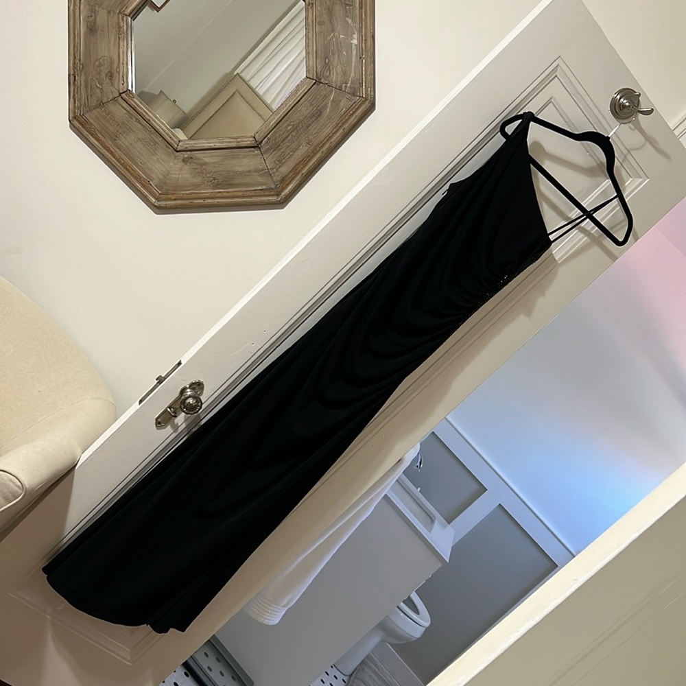 Laundry by Shelli Segal evening gown